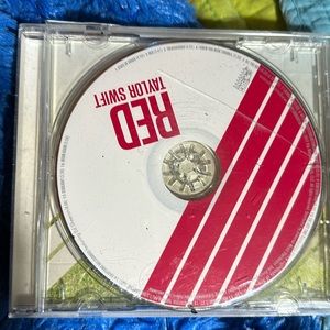 Red Taylor Swift 💿 no booklet